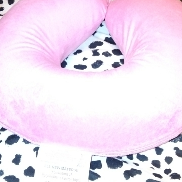 Iam selling my boppy pillow - Picture 2 of 6